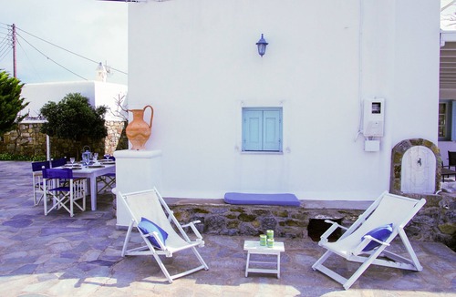 Ano Mera Villa | Mykonos Relaxing Cycladic Villa private parking