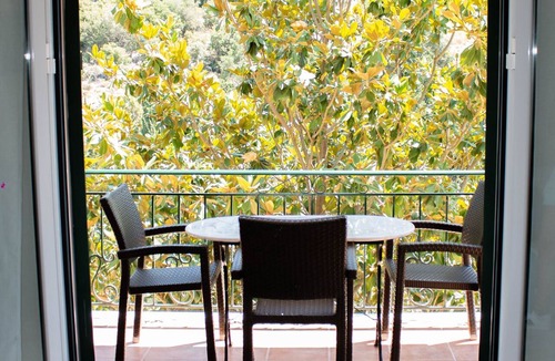 Dhrakata Apartment | Myrtos Cottages Erato