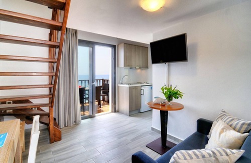 Mirtos Apartment | Myrtos Mare Sea Front Suite