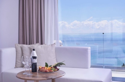 Chlomos Hotel | Mythos Palace Resort - Adults only