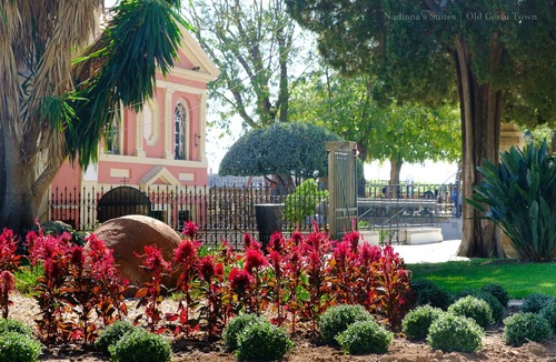 Old Town Apartment | Nadiona White Suite | Elegant Guilford Apartment | old Town center
