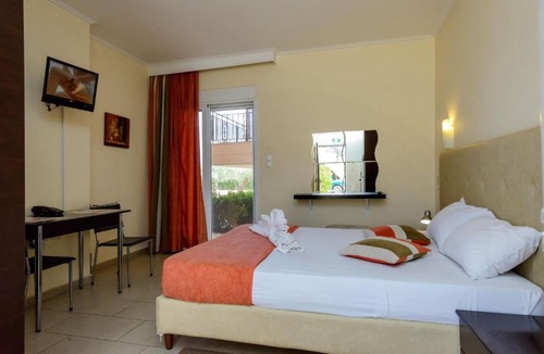 Nea Tirintha Apartment | Nafplion Garden Comfy Home in Olive Grove Resort
