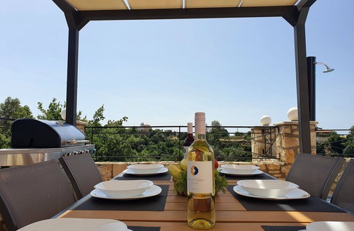 Skouloufia Villa | Natural view villa with private pool