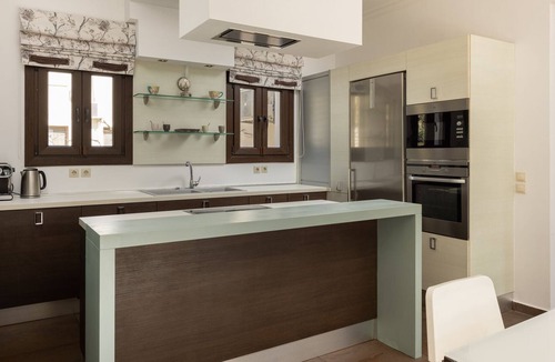 Peroulion House | Nature meets luxury at Antinioti View three-bedroom House .