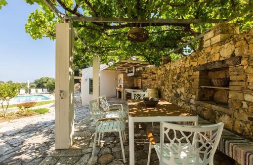 Atsipópoulon Villa | Nature Retreat Green Oasis Villa with Private Pool & Rooftop Hot Tub