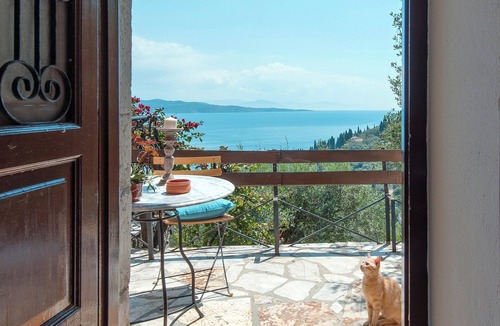 Kavalleraina Cottage | Nausica House: Cosy renovated cottage, stunning views of Agni Bay