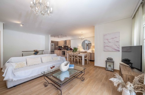 Karavomylos Apartment | Nefeli Duplex Apartment – 5 min Walk to Melissani Lake