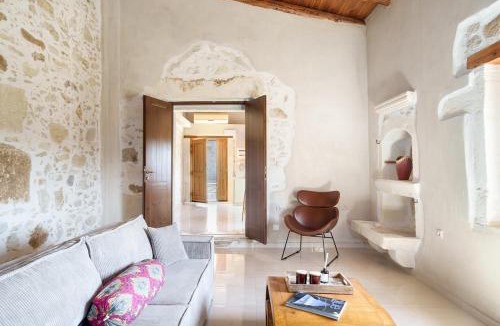 Zouridi Villa | New Villa Myre3, A Family-Friendly Retreat in Crete with Private Pool & 3 Apartments