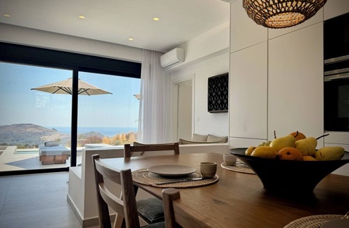 Mariou Villa | [NEW] Villa Noush, majestic view, infinity pool, Adults Only