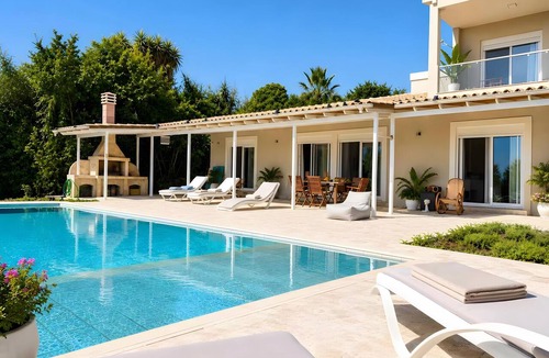 Petaleia House | Nina Apartment with Wi-Fi and Air Conditioning for Holidays