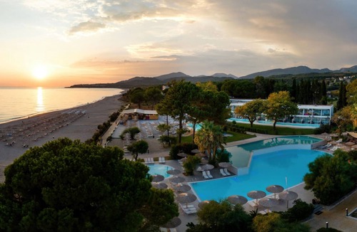 Pidima Kyras Hotel | Ninos Grand Beach Hotel & Resort