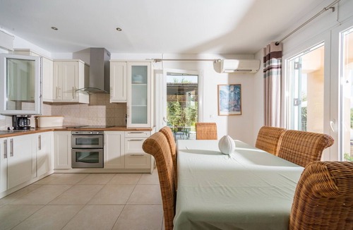 Barbati Villa | Nissaki 3 Bedroom Hampton Style Villa near to Glyfa Taverna & the beach