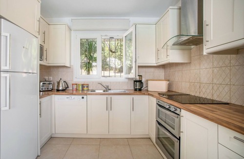 Barbati Villa | Nissaki 3 Bedroom Hampton Style Villa near to Glyfa Taverna & the beach