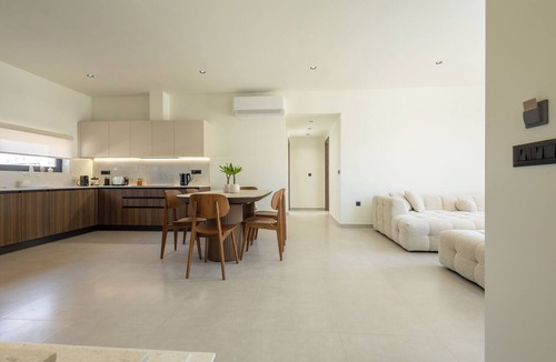 Petaloudes Villa | Noera Villas 4