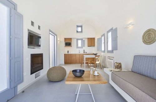 Pyrgos House | Nova Luxury Suites