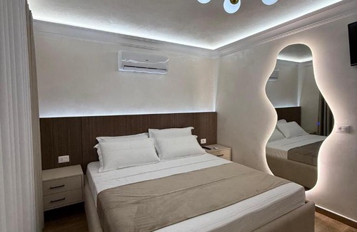 Mbrostar-Urë Apartment | Oasis Apartament