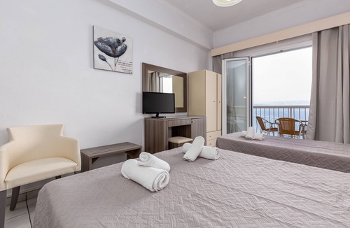 Perama Hotel | Oasis Hotel