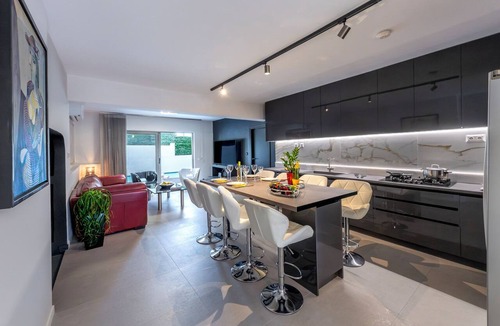 Varkiza House | Oasis Privé | Luxury Pool Retreat in Varkiza
