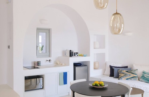 Plaka Apartment | Odyssey Rock