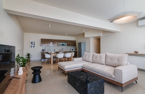 Agios Nikolaos Town Apartment | Oikies luxury apartment with Sea & Town View | private free parking area