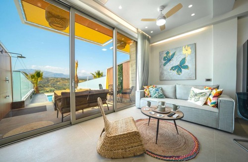 Heraklion Apartment | Oleas Suite Earth Private Pool