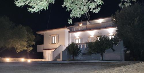 Marathokampos Villa | Olive Τree Ηouses