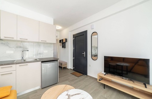 Paralia Ofryniou Apartment | Olympiada- One Bedroom Apartment with Pool Access