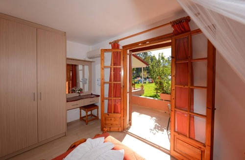 Acharavi Apartment | One Bedroom 4 Apartment with Mountain View, Wi-Fi and Air Conditioning