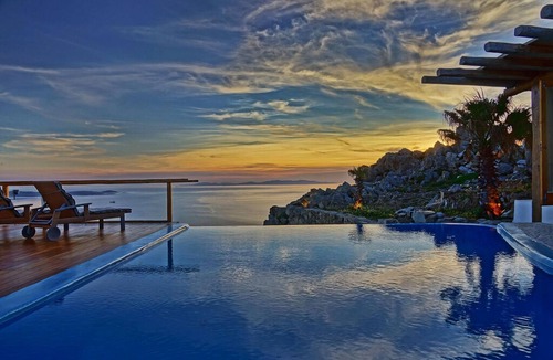 Fanari Villa | Opulant Mykonos Villa | 5 Bedrooms | Stunning Sea Views to Tinos | Villa Kastro