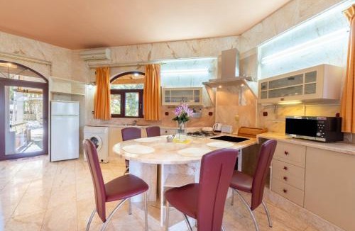 Gaios Apartment | Paco's Resort Family Villa 14