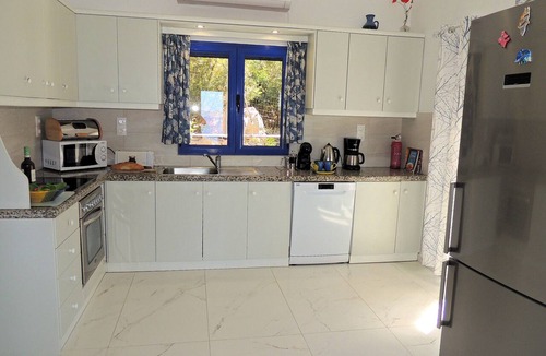 Plaka Villa | Panoramic views & Private Pool. Walk to beach & tavernas in Almyrida or Plaka.