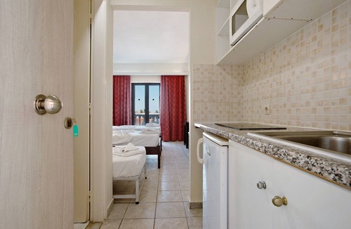 Agrilia Apartment | Paradise Zante Standard Studio 2 with Shared Pool & Wi-Fi