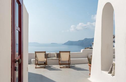 Oia Villa | Parathira cave houses by Cycladica