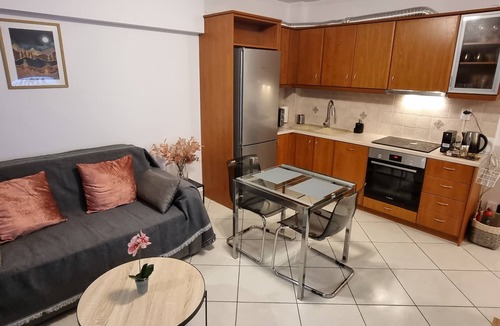 Keratsini-Drapetsona Apartment | ParkView - PS4. Next to the Metro, the Piraeus Port and Lipasmata Festival Park!