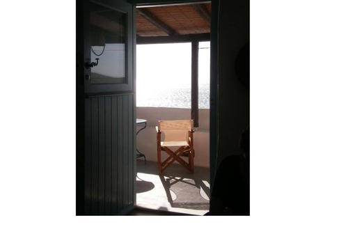 Parikia Apartment | Paros Parikia Pantarei*: seafront apartment in the town. 5 June 2004