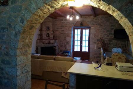 Layia Cabin | Peace in the wildest landscape of Mani