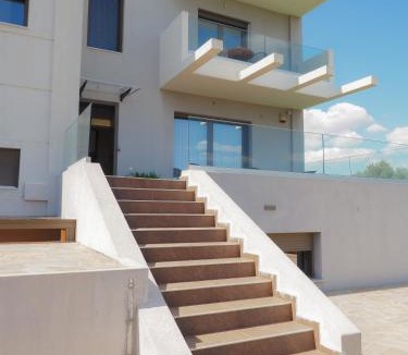 Pikermi Apartment | Peaceful Maisonette near Rafina