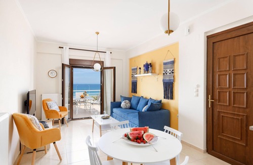 Sfakaki Apartment | Peach- Sea View Exclusive Maisonette