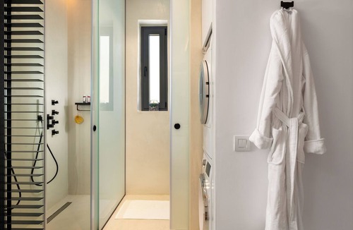 Pefkos Apartment | Pefkos Allure Luxury Suites with an outdoor Jacuzzi