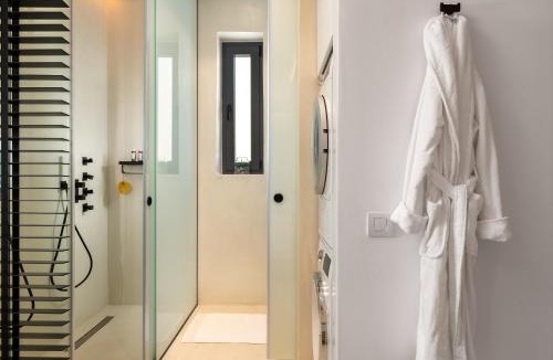 Pefkos Apartment | Pefkos Allure Luxury Suites with Jacuzzi in the heart of Pefkos!