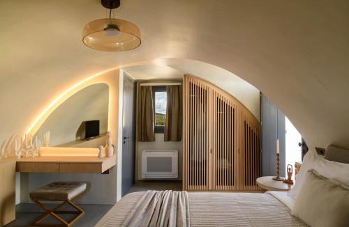 Agios Georgios Apartment | Penny's House New Luxe Jacuzzi Villa 400m from Sea