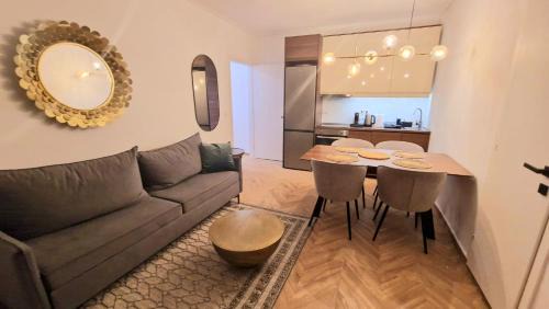 Perea Apartment | Perea Luxury 20 miters from Sea in DOWNTOWN of Perea