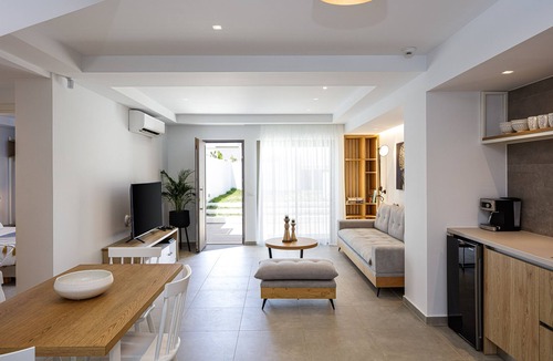 Atsipópoulon Villa | Perfect Hideaway for Families & Unmatched Sunsets