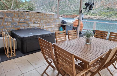 Gerolimenas House | Perimenis Seaside House