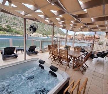 Gerolimenas House | Perimenis Seaside House