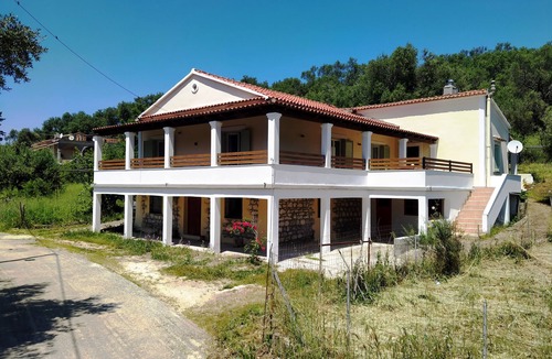 Peroulion House | Perithia Cottage