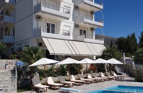 Dhermi Bed & Breakfast | Perivolos Apartments