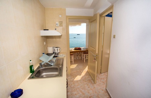 Krotiri House | Petalides Apartments