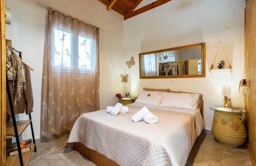 Messini Apartment | Petalidi Sunny Home Two - Cozy Garden Escape