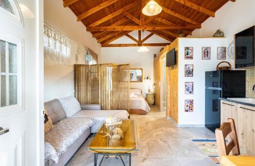 Messini Apartment | Petalidi Sunny Home Two - Cozy Garden Escape